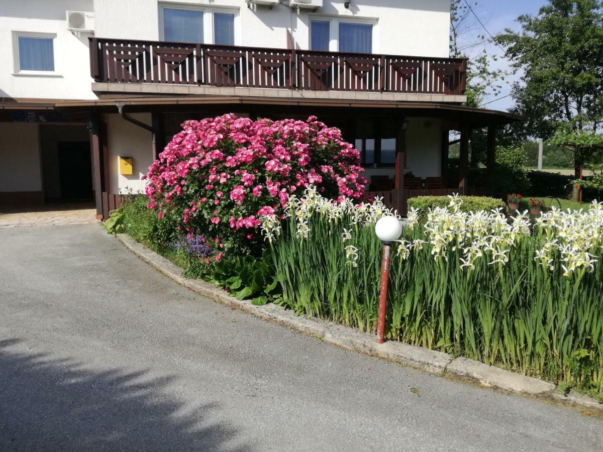 Guesthouse Sebalj Rakovica Eksteriør bilde